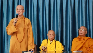 Hòa thượng Thích Chơn Không phát biểu chỉ đạo