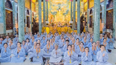 Ban Hướng dẫn Phật tử GHPGVN TP.HCM lưu niệm cùng hơn 100 Phật tử tu học tại đạo tràng chùa Pháp Bửu (H.Hóc Môn)