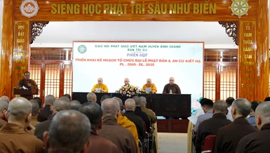 Quang cảnh phiên họp
