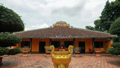 Tổ đình Giác Lâm tọa lạc tại số 118 Lạc Long Quân, P.Bảy Hiền, TP.HCM