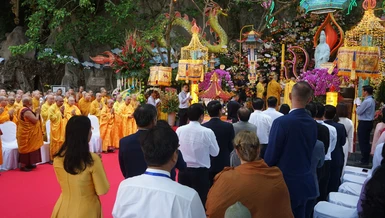 Chư tôn đức, quan khách thành kính kỷ niệm ngày khánh đán Đức Quán Thế Âm Bồ-tát, 19-2-Bính Ngọ