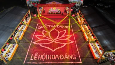 Quang cảnh Lễ hội hoa đăng cầu quốc thái dân an trong khuôn khổ Lễ hội Hoa Lư 2026 - Ảnh: Thập Bát Công