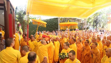 Cung thỉnh nhục thân Hòa thượng Thích Phước Minh nhập kim quan tại chùa Long Hoa (P.Tam Kỳ, TP.Đà Nẵng)