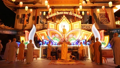 Trang nghiêm Lễ khai kinh Đại lễ Phật đản Phật lịch 2570 tại chùa Bà Đa (P.Ngũ Hành Sơn. TP.Đà Nẵng)