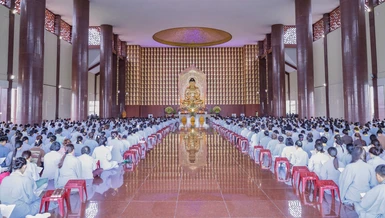 Trang nghiêm khóa lễ tụng kinh ở chánh điện Học viện Phật giáo VN tại TP.HCM