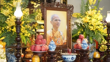 Di ảnh Hòa thượng Thích Hạnh Trí tôn trí tại chùa Phổ Quang (P.An Khê, TP.Đà Nẵng) 