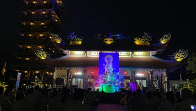 Lung linh đêm hội Quán Thế Âm