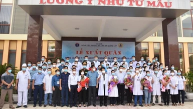 Đoàn công tác của Bệnh viện Phong - Da liễu Trung ương Quỳnh Lập lên đường vào TP.HCM và các tỉnh, thành phía Nam hỗ trợ chống dịch