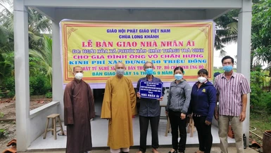 Bàn giao nhà nhân ái đến gia đình ông Võ Chấn Hưng