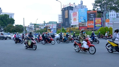 TP.HCM trong ngày đầu nới lỏng giãn cách 1-10 - Ảnh: Bảo Toàn/ BGN