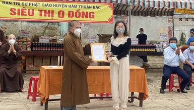 Ban Trị sự Phật giáo huyện Hàm Thuận Bắc tổ chức siêu thị 0 đồng 
