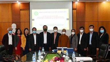 Hòa thượng Thích Thanh Điện cùng Hội đồng nghiệm thu đề tài khoa học cấp tỉnh