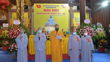 Tân Ban Trị sự Phật giáo quận Dương Kinh nhiệm kỳ 2021-2026 ra mắt và phát biểu nhận nhiệm vụ 