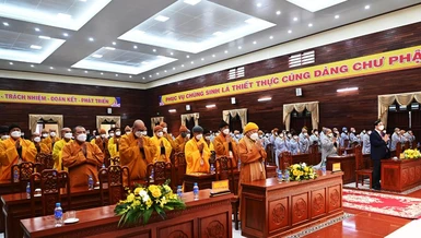 Chư tôn đức Tăng Ni, đại biểu niệm Phật cầu gia hộ