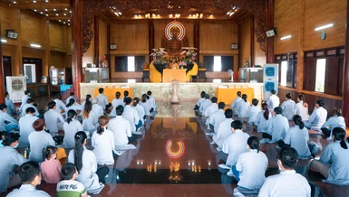 Phật tử tham dự lễ quy y