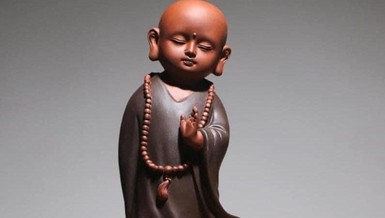 Ở giai đoạn tập sự xuất gia như bạn, nói chuyện hay và giao tiếp khéo thì tốt, còn không hay thì cũng chẳng sao; việc cần nhất là nói đúng, nói đủ, nói với cái tâm chân thành...