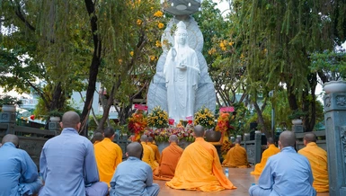Lễ khánh đản Bồ-tát Quán Thế Âm tại chùa Diệu Pháp