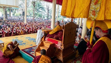 Đức Dalai Lama xuất hiện trở lại trước công chúng trong buổi thuyết pháp vào ngày 18-3