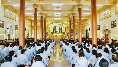 Khóa tu Bát Quan trai tại chùa Vạn Đức (TP.Thủ Đức)