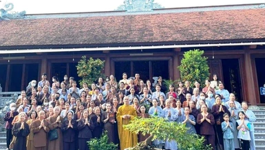 Phật tử tham dự khóa tu "Niệm Phật 1 ngày 1 đêm” 