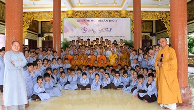 Các em tham gia khóa tu học mùa hè "Khơi tâm" năm 2020