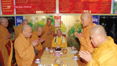 Chư tôn đức giáo phẩm trong một lần khánh tuế Đại lão Hòa thượng Thích Trí Tịnh tại chùa Vạn Đức - Ảnh: Bảo Toàn