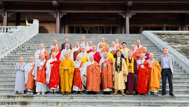 Đoàn lãnh đạo Phật giáo Hàn Quốc tại chùa Tam Chúc