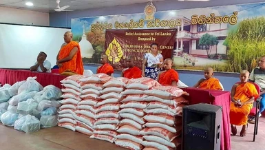 Nhu yếu phẩm được Phật tử Hồng Kông quyên tặng cho Sri Lanka