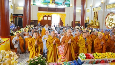 Cà Mau: Lễ tạ pháp, dâng cúng pháp y ca-sa tại tổ đình Sắc tứ Quan Âm 