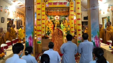 Lễ dâng cúng pháp y tại chùa Thiên Vân (quận 12, TP.HCM) 