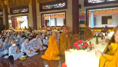 Tổ đình Linh Sơn, chùa Thiên Trường tổ chức Đại lễ Vu lan, dâng pháp y cúng dường