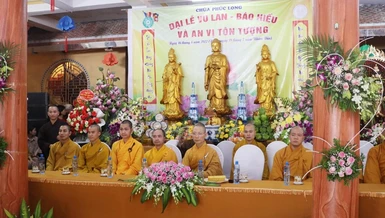 Chư tôn đức tham dự buổi lễ