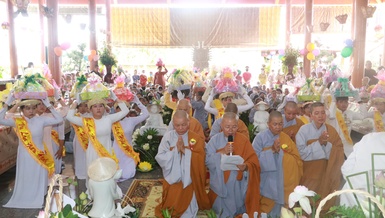 Đồng Tháp: Chùa Khánh Linh, Thiền An và Thanh Lập tổ chức lễ Vu lan, dâng pháp y cúng dường 