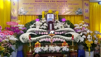 Di ảnh cố Ni trưởng Thích nữ Tắc Thinh tại Giác linh đường chùa Pháp Quang