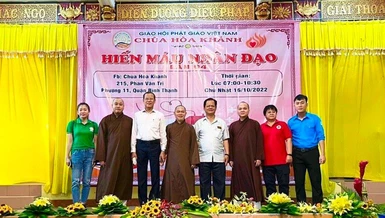 Ban Tổ chức chương trình Hiến máu nhân đạo tại chùa Hòa Khánh