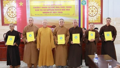 Long An: Trao quyết định chuẩn y nhân sự các ban chuyên ngành thuộc Ban Trị sự GHPGVN huyện Đức Hòa