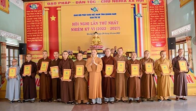 Quảng Nam: Trao quyết định chuẩn y thành phần nhân sự Ban Trị sự GHPGVN tỉnh nhiệm kỳ 2022-2027