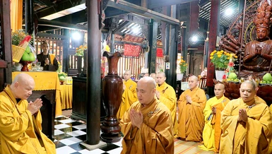 Hòa thượng Thích Huệ Thông dâng lời khánh tuế Hòa thượng Chủ tịch Hội đồng Trị sự GHPGVN nhân dịp đầu năm Quý Mão 2023