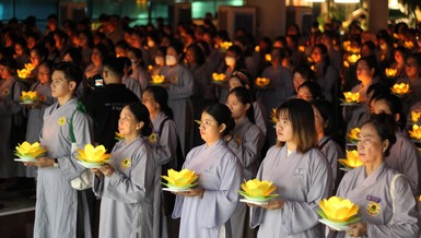 Lễ hoa đăng "Nguyện quốc thái dân an" tại chùa Diệu Pháp