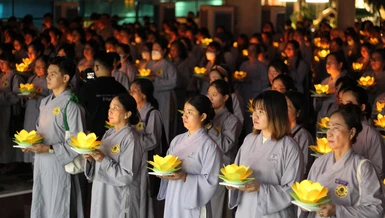 Lễ hoa đăng "Nguyện quốc thái dân an" tại chùa Diệu Pháp