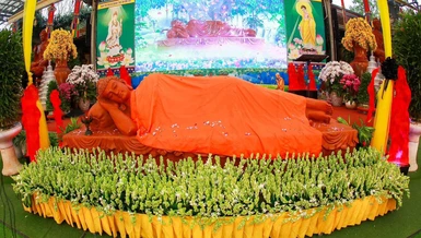 Tôn tượng Đức Phật Thích Ca Mâu Ni nhập Niết-bàn tại chùa Tân Hải
