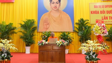 Hòa thượng Danh Lung chia sẻ chủ đề: “Kỹ năng quản lý tự viện của trụ trì trong thời đại hội nhập và phát triển”