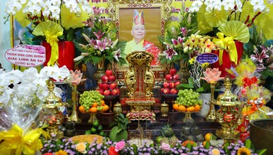 Di ảnh và long vị Hoà thượng Thích Thông Thắng tại chùa Tập Thành