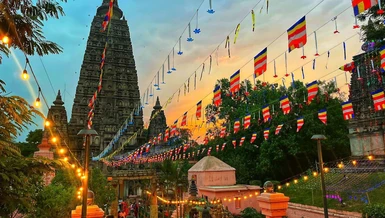 Theo truyền thống Phật giáo Nam truyền và Tây Tạng, lễ Vesak nhằm kỷ niệm 3 sự kiện trọng đại: Đản sinh, Thành đạo và Nhập diệt của Đức Phật