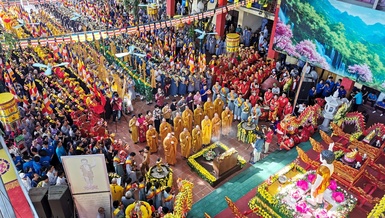 Toàn cảnh Đại lễ Phật đản Phật lịch 2567 tại chùa Bằng - Linh Tiên tự