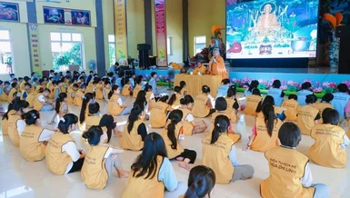 Hơn 600 bạn trẻ phát nguyện quy y Tam bảo tại chùa Chí Linh