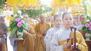 Cung nghinh chư tôn đức lãnh đạo Ban Trị sự GHPGVN tỉnh Đồng Nai quang lâm hạ trường chùa Long Vân