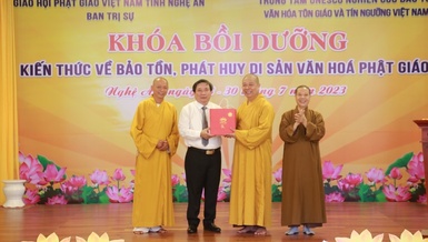 Nghệ An: Tổ chức khóa bồi dưỡng kiến thức về bảo tồn, phát huy di sản văn hóa Phật giáo 