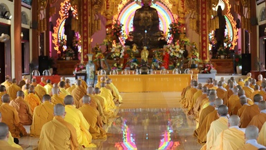 Quang cảnh buổi lễ tạ pháp của chư Tăng Ni tỉnh Phú Yên tại chùa Bảo Tịnh