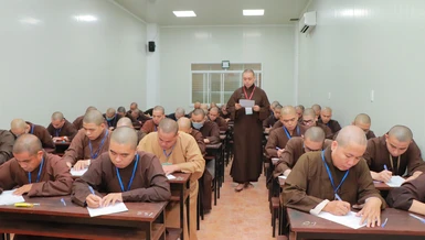 Kỳ thi học kỳ tại Trường Trung cấp Phật học TP.HCM diễn ra từ ngày 18-9 đến 23-9